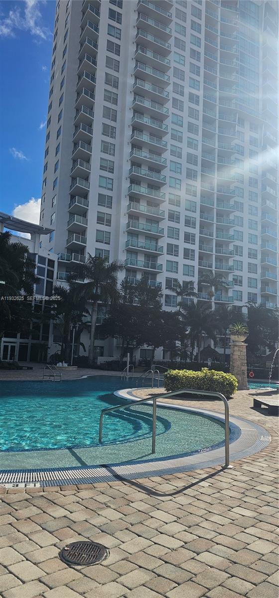 Building Photo - 2681 N Flamingo Rd