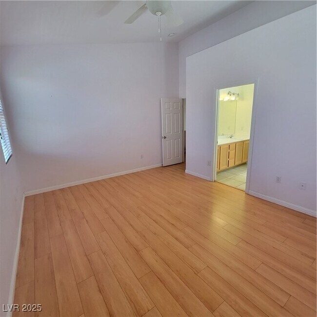 Building Photo - 8765 Villa Alex Ave