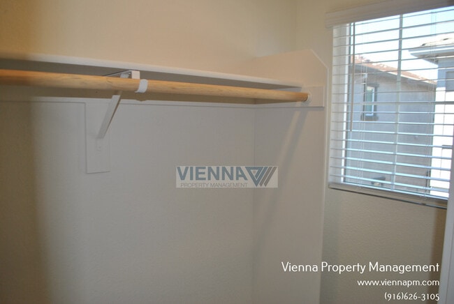 Building Photo - 3057 Pruett Dr