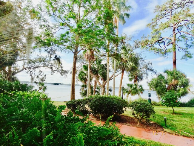 Building Photo - 225 S Tropical Trail