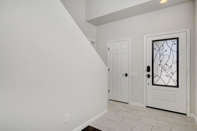 Building Photo - Anthem Highlands Beauty
