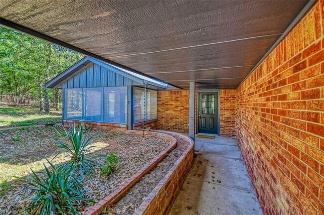 Building Photo - 211 Bumgarner Ave