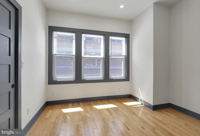 Building Photo - 2619 W Thompson St