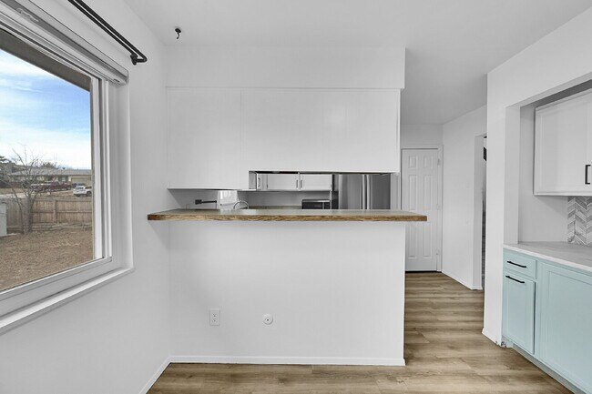 Building Photo - $2,140.95 - 3 Bed, 2 Bath Home in Loveland with Central AC and Fenced in Yard!