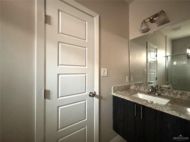 Building Photo - 1405 Alta Vista Dr