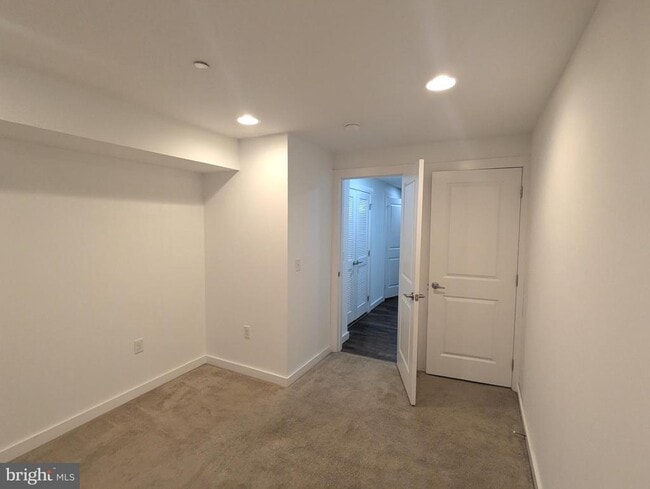 Building Photo - 3014 W Stiles St