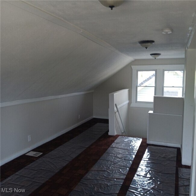 Building Photo - 12814 Arlington Ave