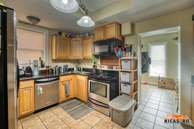 Building Photo - 245 Collins Ave