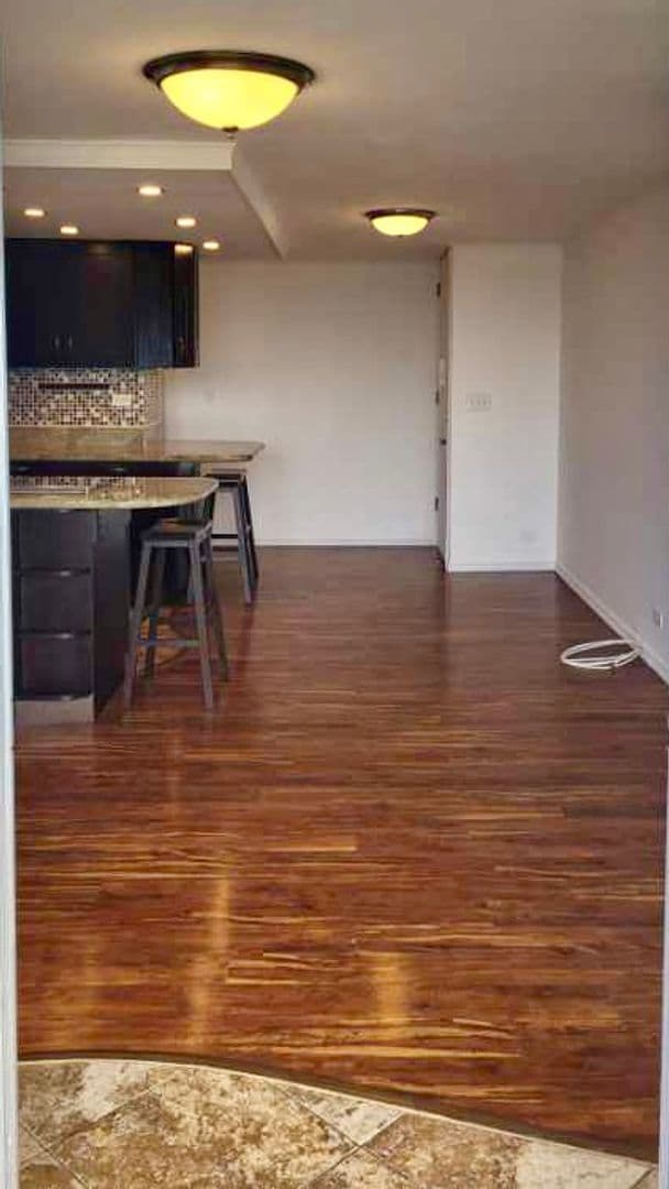 Building Photo - AVAILABLE for Rent : 3 Bedroom, 2 Bathroom...