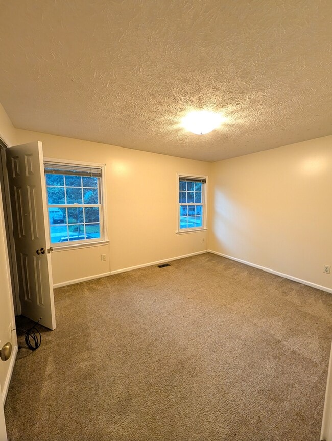 Building Photo - 32 Gambol St