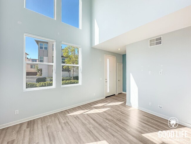 Building Photo - SD: Modern 3BD/3.5BA Townhome in Otay Ranch with Bonus Room, Private Patio & Whole-Home Water Sof...