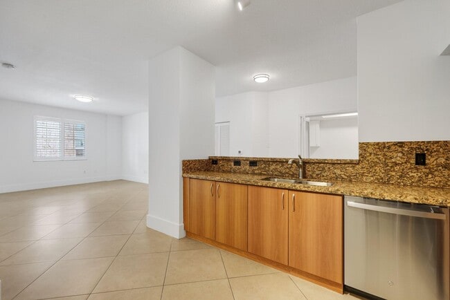 Building Photo - 250 NE 3rd Ave