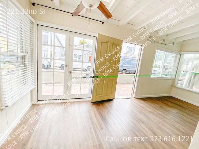 Building Photo - 221 33rd St