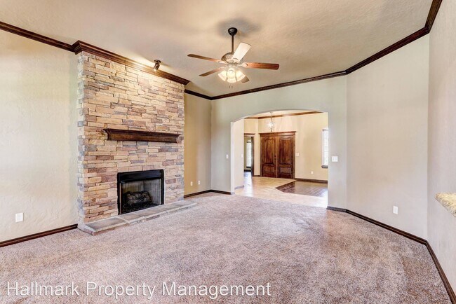 Building Photo - 3 br, 2.5 bath House - 13305 NW 5th