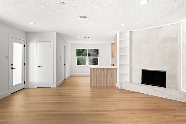 Building Photo - 7631 Westwind Ln