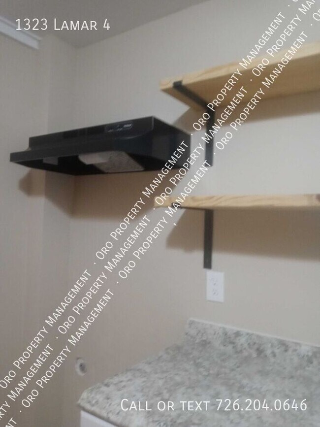 Building Photo - 1323 Lamar St