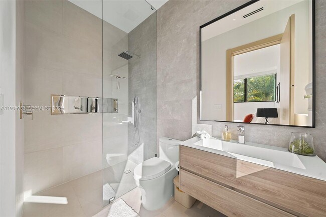 Building Photo - 4585 Nautilus Dr