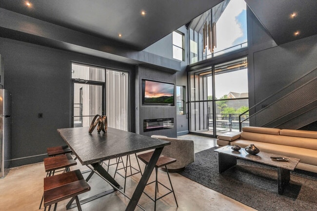 Building Photo - 2703 Blodgett St