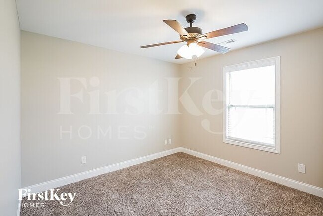 Building Photo - 1333 Millet Dr