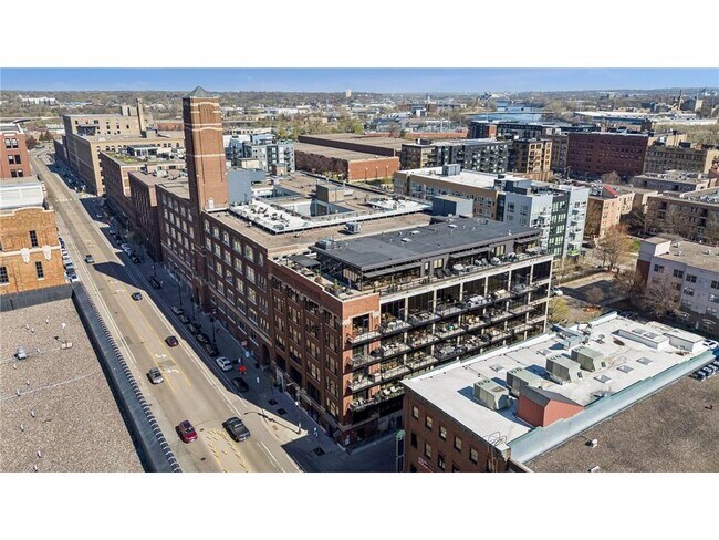 Building Photo - 618 N Washington Ave