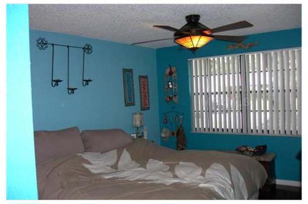Building Photo - 16131 Manorwood Cir