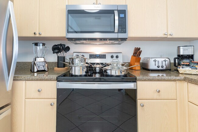 Building Photo - 3256 SW 22nd Terrace