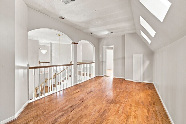 Building Photo - 24622 Okehampton Dr