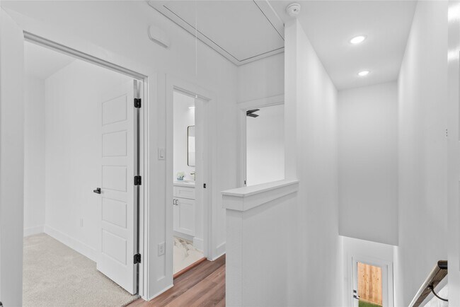 Building Photo - 6186 Eastland St