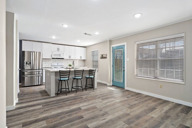 Building Photo - 17114 Beaver Springs Dr