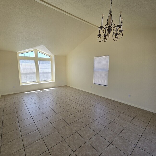 Building Photo - 1489 Gadwall Rd NE