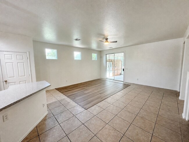 Building Photo - 10912 Golden Birch Pl
