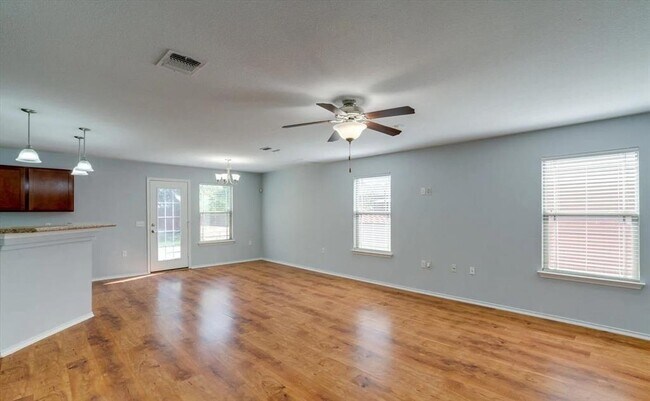 Building Photo - 6801 Baythorne Dr