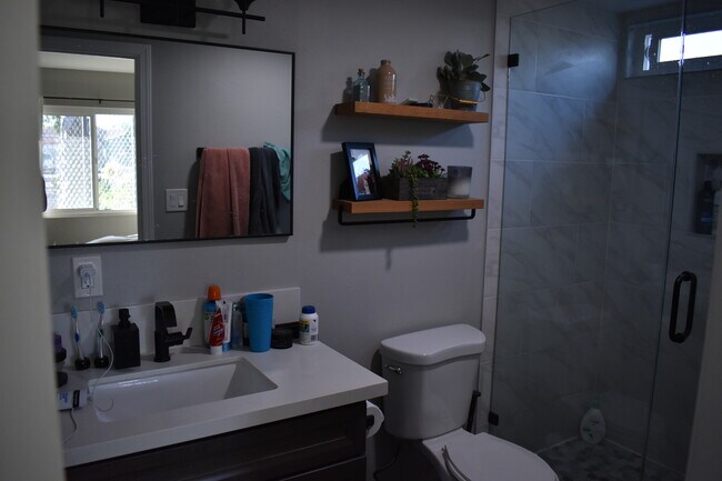 Building Photo - 6671 Jackson Dr