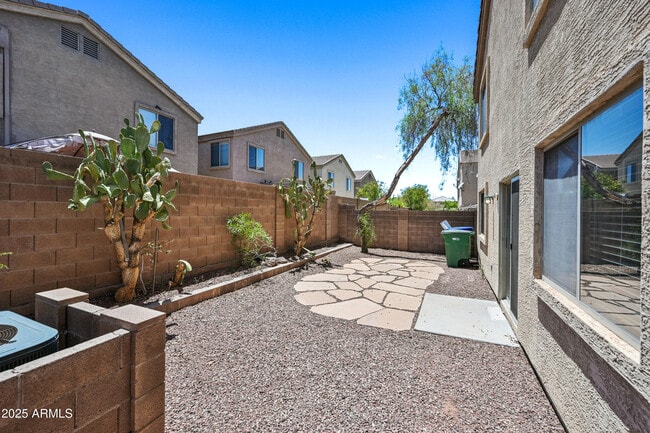 Building Photo - 12925 W Fleetwood Ln