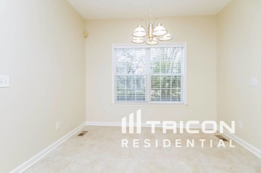 Building Photo - 1831 O'Reilly Cir