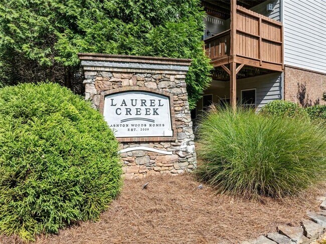Building Photo - 4228 Laurel Creek Ct SE