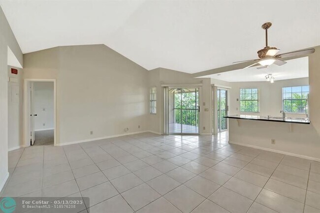 Building Photo - 6715 Via Regina