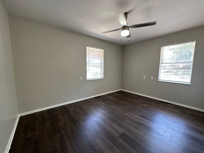 Building Photo - 6404 Waynewood Ct