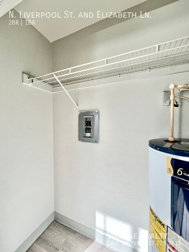 Building Photo - 75 N Liverpool St