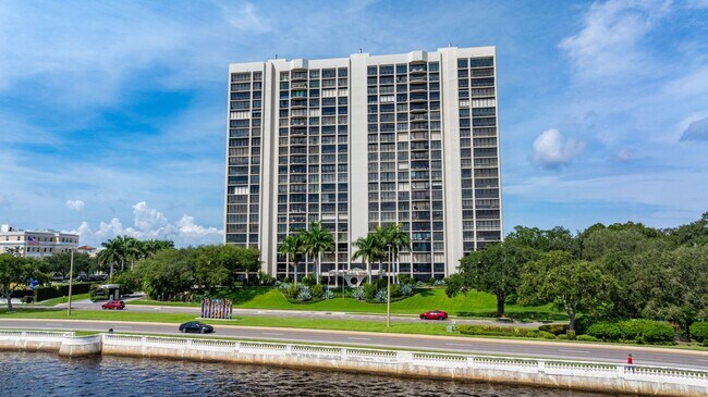 Building Photo - 3301 Bayshore Blvd