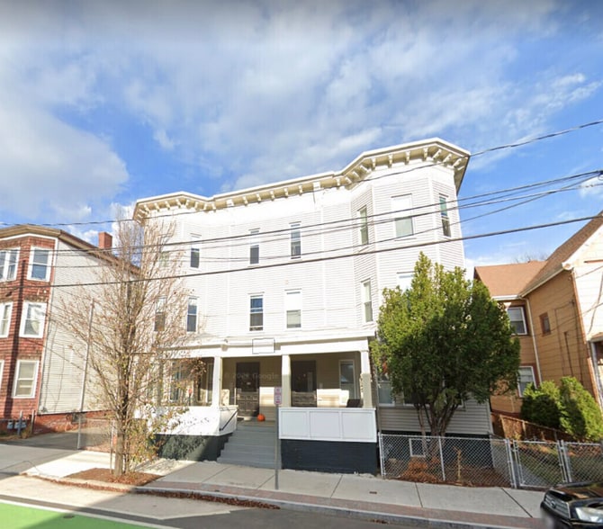 Building Photo - 11 Beacon St