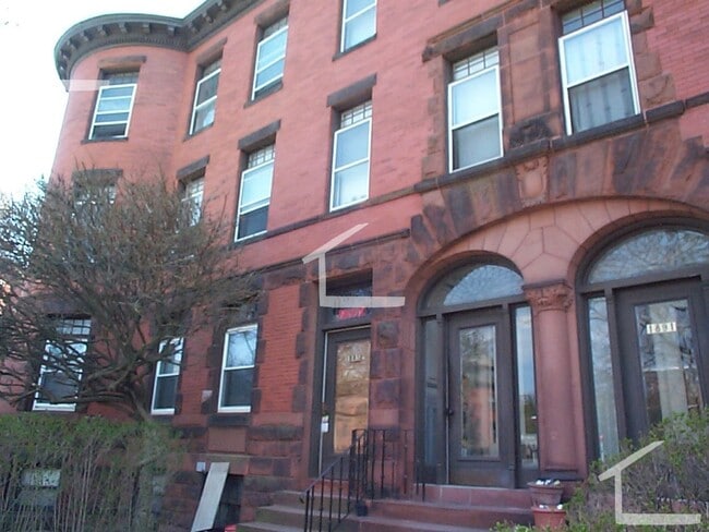 Building Photo - 1885 Beacon St