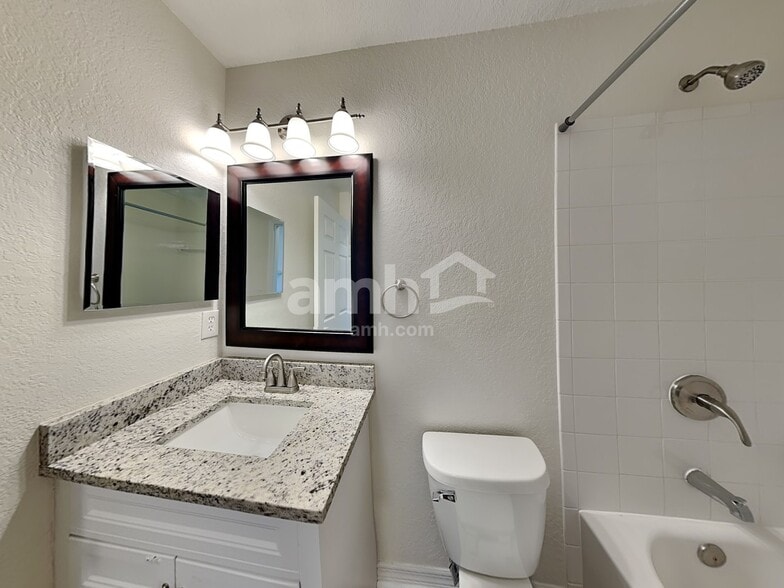 Building Photo - 2207 13th Ave E