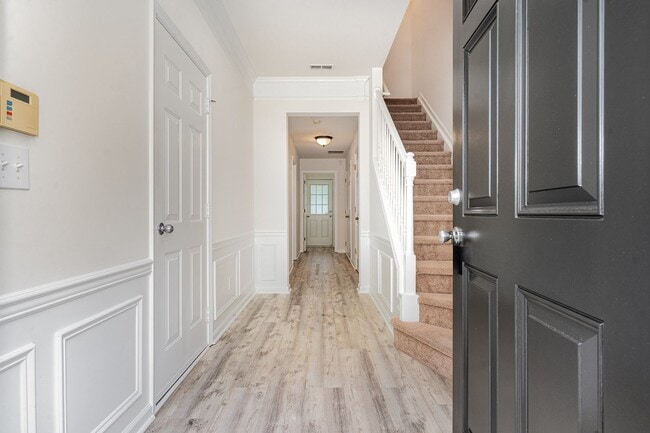 Building Photo - Spacious Townhome in Vibrant Breckenridge ...