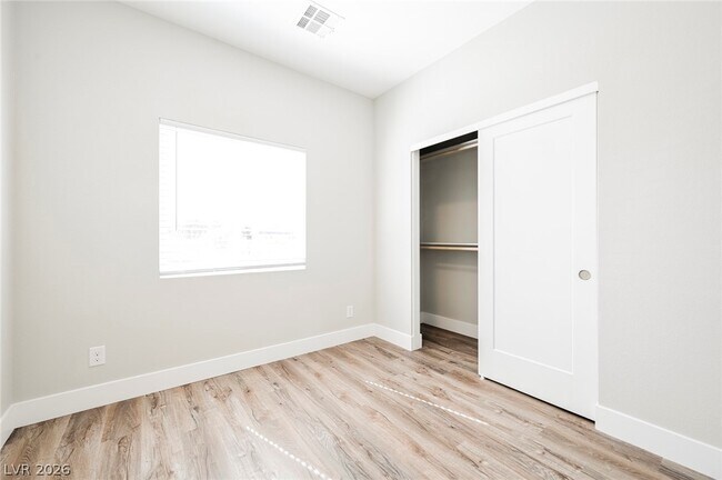 Building Photo - 5018 Holt Ave