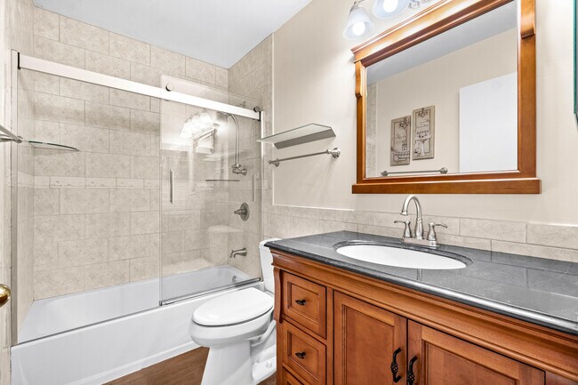 Building Photo - 5465 Monterey Cir