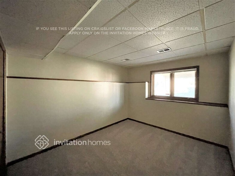 Building Photo - 1609 Lakewood Dr N