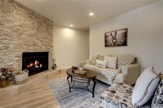 Building Photo - 430 E Country Club Blvd