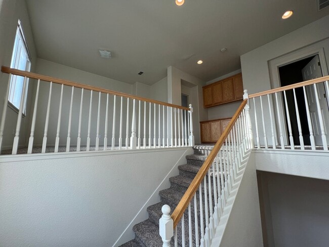 Building Photo - Large Two Story Crossroads Home!