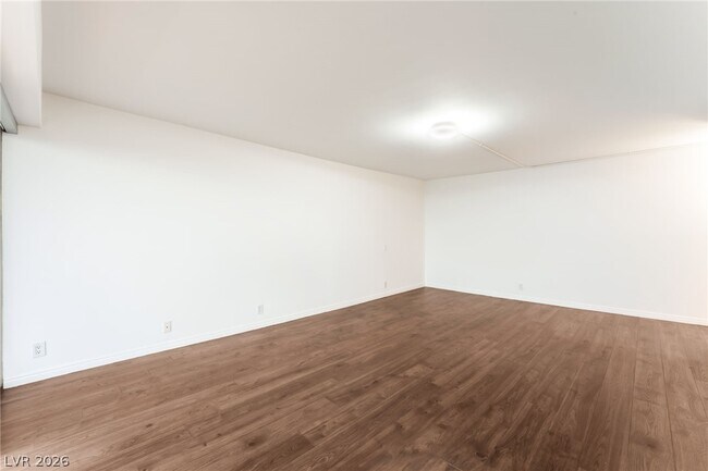 Building Photo - 3111 Bel Air Dr